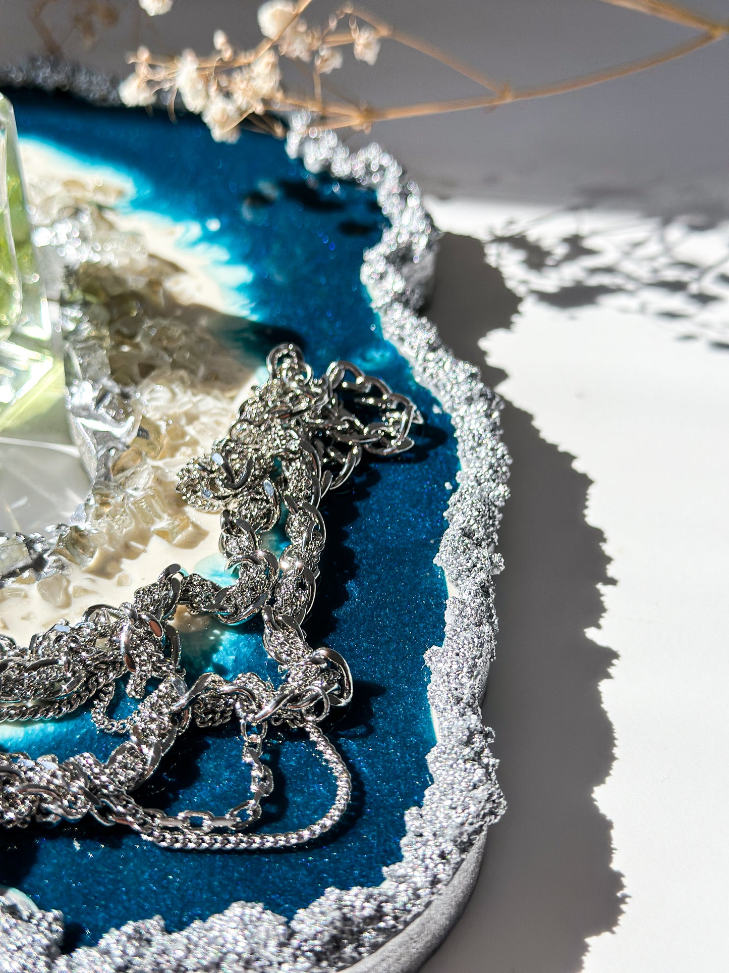 BLUE SILVER GEODE TRAY