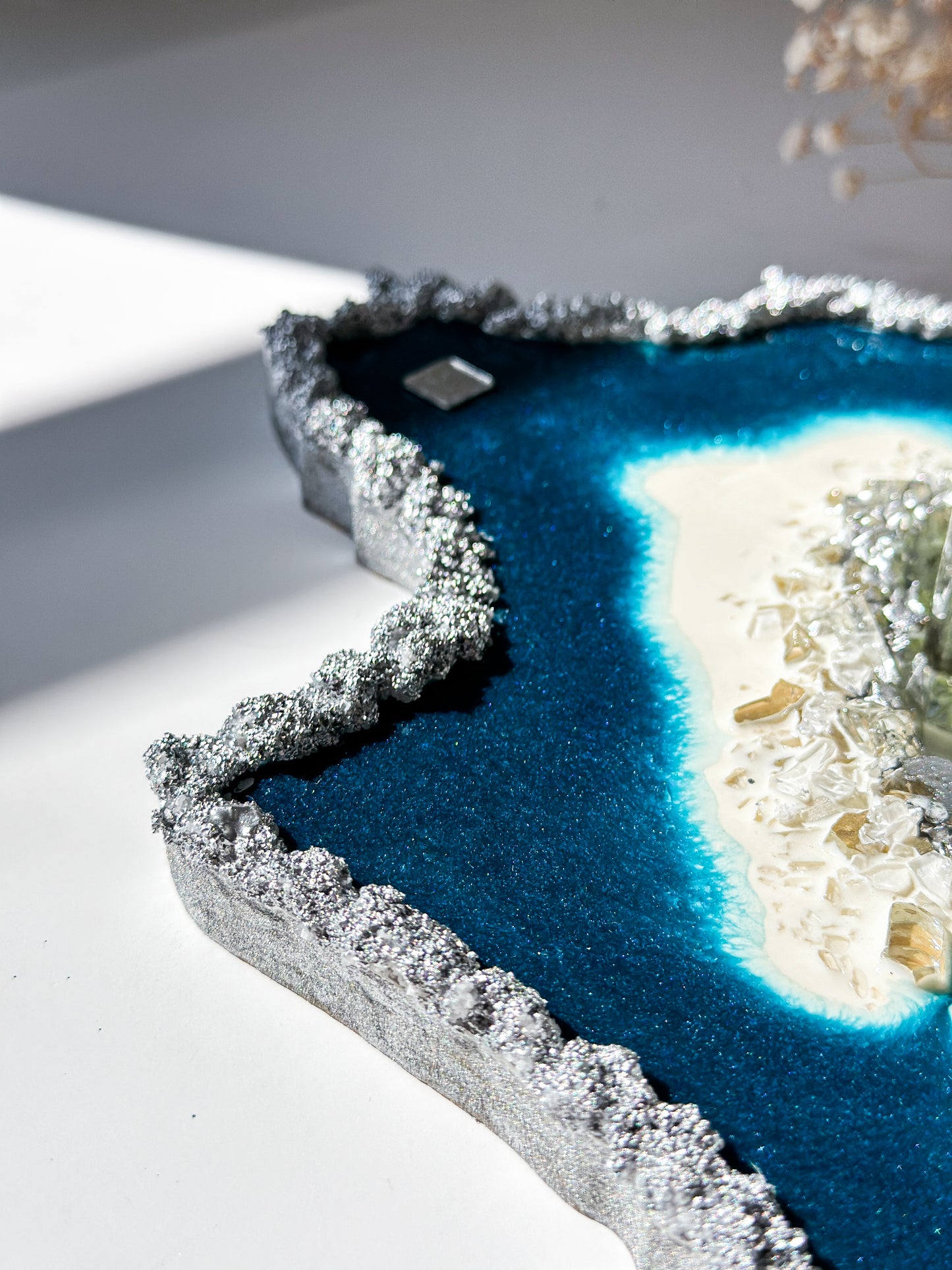 BLUE SILVER GEODE TRAY