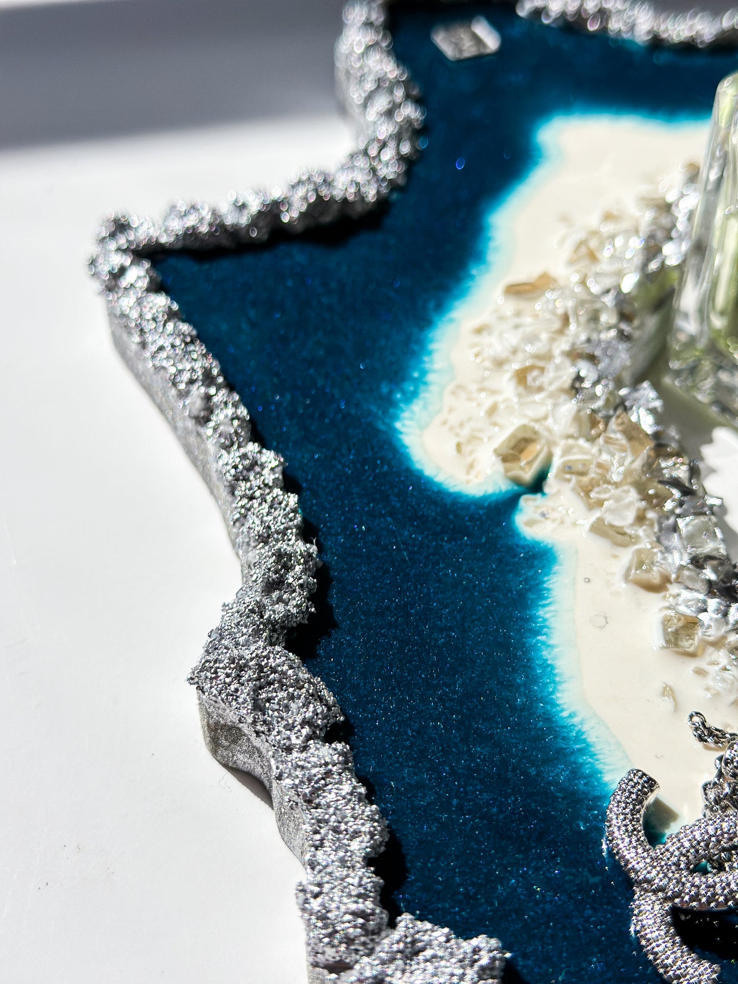 BLUE SILVER GEODE TRAY